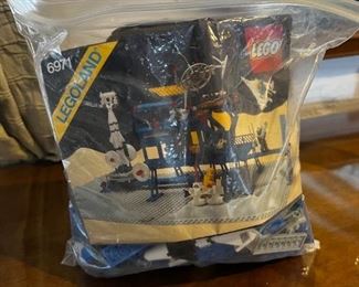 Lego 6971 Inter-Galactic Command Base Classic Space set from 1984		
