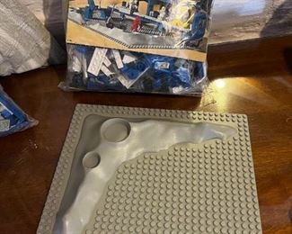 Lego Space 6970 Beta-1 Command Base -		
