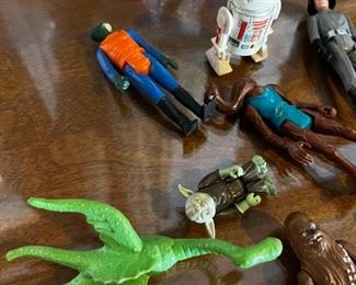 1970s Star Wars figure lot Chewbacca, Luke Skywalker, Princess, Leah, hammerhead, R2D2, and more		
