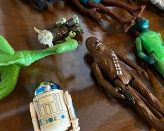 1970s Star Wars figure lot Chewbacca, Luke Skywalker, Princess, Leah, hammerhead, R2D2, and more		
