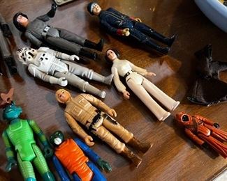 1970s Star Wars figure lot Chewbacca, Luke Skywalker, Princess, Leah, hammerhead, R2D2, and more		
