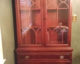 China Cabinet with Wooden Decorative Trim
Beautiful vintage china cabinet 

35½w x 76½h x 12d