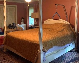 King Four Poster Bed with Serta Mattress Set and Linens
This lot includes 80.5" tall four posters bed in a cream color. The bed is king size and includes the mattress set and linens. 