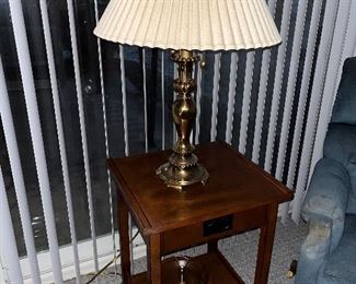SIDE TABLE, LAMP