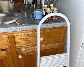 KITCHENWARE, STEP STOOL
