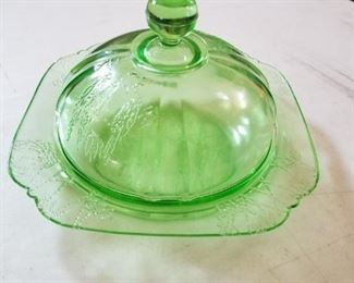 PARROT GREEN DEPPRESSION GLASS COVERED BUTTER DISH 