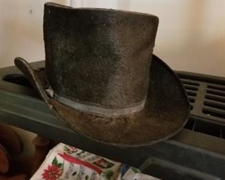 VINTAGE TOP HAT