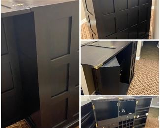 Awesome Portable Bar.  Great for Entertaining 