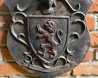 Fine antique English bronze crest 