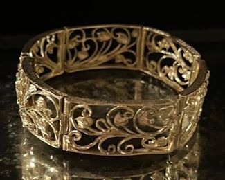 Heavy 14K gold 1940s bracelet 
$1800 FIRM