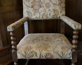 Flemish walnut armchair (Franco)