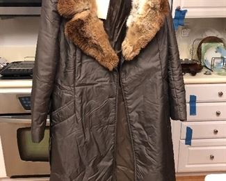 Vintage 1970's coat with Rabbit? Trim - Size 12-14 ladies