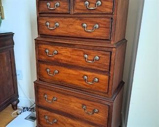 Ethan Allen 2 Over 5 Drawer Mahogany Dresser