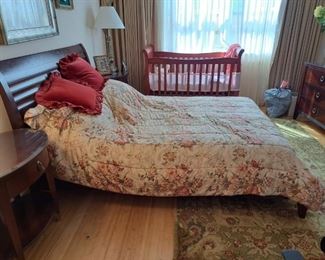 Ethan Ellen Avenue Queen Size Sleigh Bed