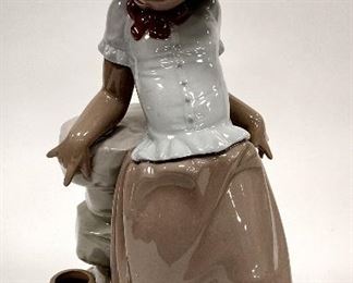  LLADRO 5158 BLACK LEGACY FIGURE 'A STEP IN TIME'. 8.75" TALL 