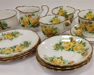 ROYAL ALBERT TEA ROSE