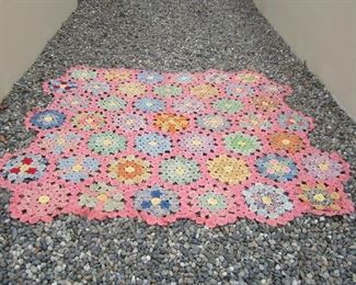 HAND MADE YOYO QUILT SOME LOOSE THREADS