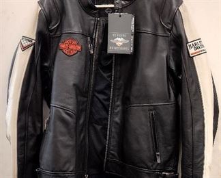 HARLEY-DAVIDSON LEATHER JACKET . BUFFALO HIDE BODY, IN LIKE NEW CONDITION WITH ORIGINAL TAGS. MADE IN INDONESIA