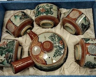 
JAPANESE KUTANI TEA SET WITH TEAPOT AND FIVE MATCHING 3" DIAMETER CUPS 