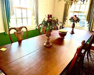 Dining room by Bob Timberlake for Lexington.  Table, 8 chairs, premium pad, 3 leaves.  Shown here with all the leaves in,  Matching China Cabinet.