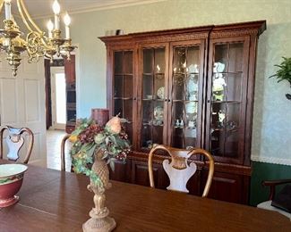 Dining room by Bob Timberlake for Lexington.  Table, 8 chairs, premium pad, 3 leaves.  Shown here with all the leaves in,  Matching China Cabinet.