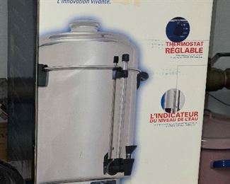 DeLonghi Coffee Server.  Nice Brand