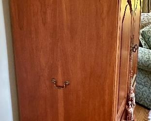 Beautiful Hooker Media Cabinet with Component Drawer. Perfect for Office or Bedroom.