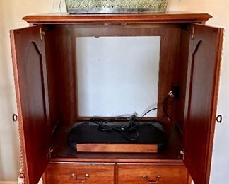 Beautiful Hooker Media Cabinet with Component Drawer. Perfect for Office or Bedroom.