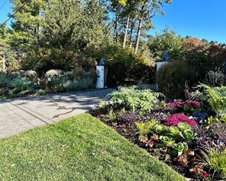 Beautiful Entrance Garden