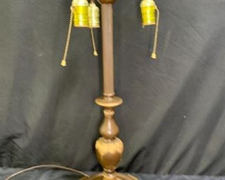 Vintage 3-Light Floral Base Table Lamp