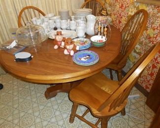 Dining Table & 6 Chairs