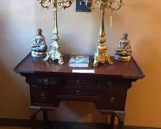 Items Located In The Entry Way