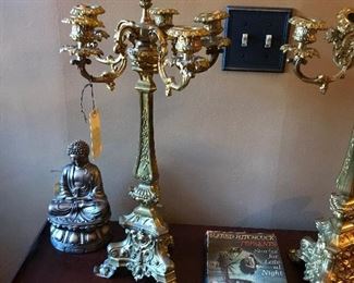 Items Located In The Entry Way