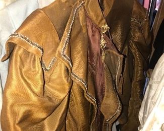 Items Located In The Living Room On the 2nd Floor