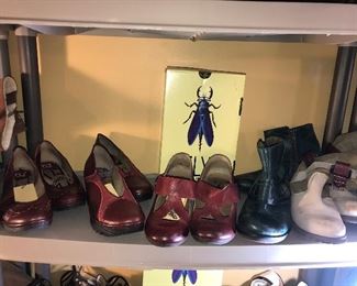 Items Located In The Living Room On the 2nd Floor