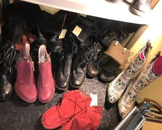 Items Located In The Living Room On the 2nd Floor