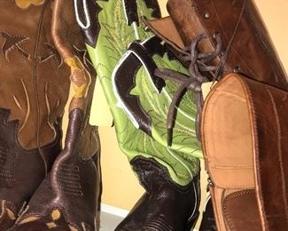 Items Located In The Living Room On the 2nd Floor