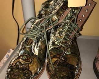 Items Located In The Living Room On the 2nd Floor