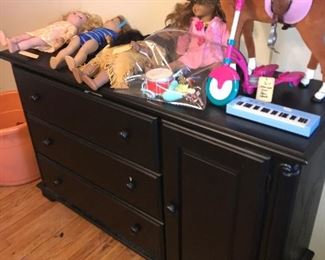 Items Located In the 2nd - 3rd Floor Bedroom