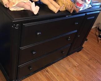 Items Located In the 2nd - 3rd Floor Bedroom