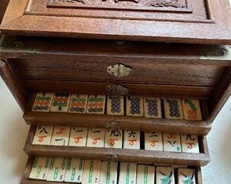 CHINESE MAJ TONGG Vintage