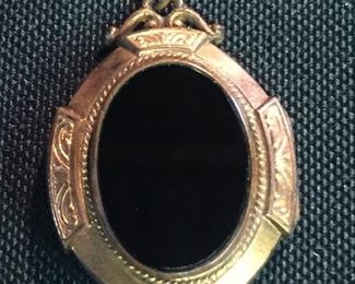 Beautiful vintage locket. 