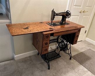 Singer sewing machine & table