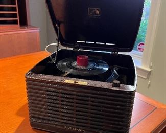 Vintage RCA Victor Model 45-EY-3 45' Phonograph