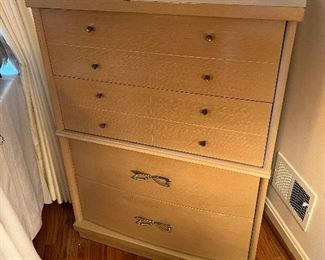 Harmony House Mid-Century Modern Blonde Oak 6 Drawer Dresser