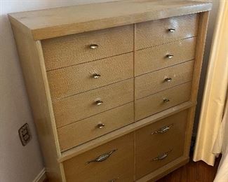 Harmony House Mid-Century Modern Blonde Oak 6 Drawer Dresser