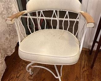 Beautiful indoor upholstered indoor metal chairs