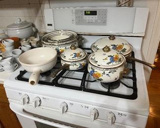 Vintage decorative cookware