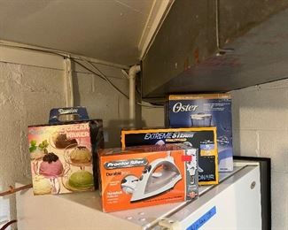 Home accessories, many still new in box