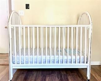 Simmons White & Gold Adjustable Crib